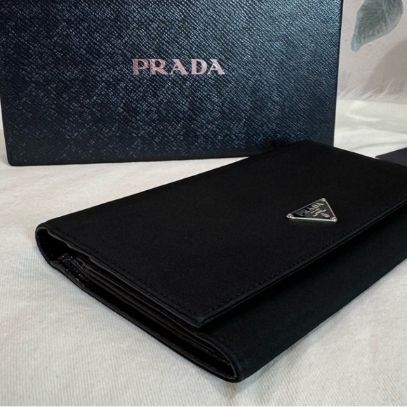 PRADA NYLON AND LEATHER BIFOLD LONG WALLET with authenticity card - Picture 6 of 8